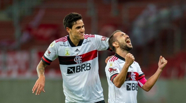 Everton Ribeiro marcou já no apagar das luzes, igualando o marcador (Foto: Marcelo Cortes/CRF) Everton Ribeiro marcou já no apagar das luzes, igualando o marcador (Foto: Marcelo Cortes/CRF)