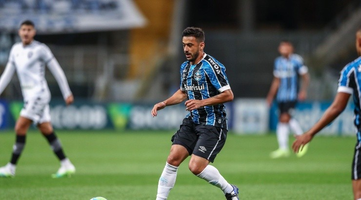 Robinho segue sem engrenar no Grêmio (Foto: Lucal Uebel/Grêmio)