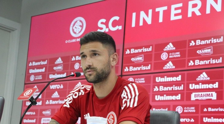 Meia é o terceiro jogador do grupo colorado a apresentar este tipo de lesão na temporada (Foto: Ricardo Duarte/Internacional)