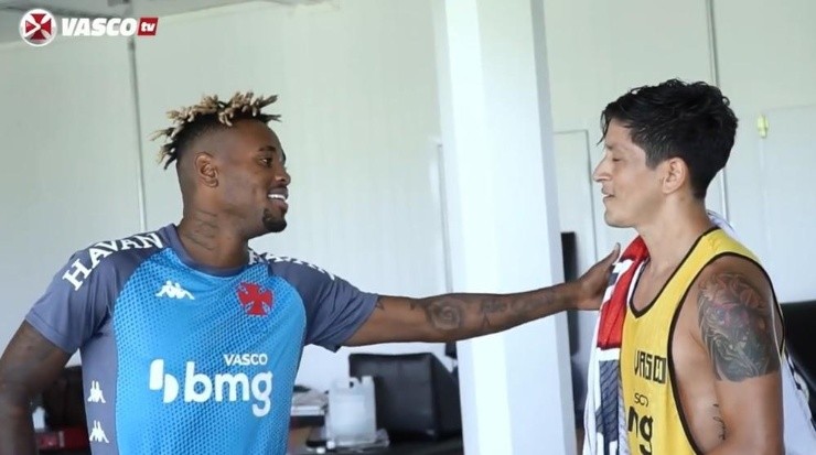 Dupla no ataque: Torres projeta parceria com Cano (Foto: Reprodução/Vasco TV)