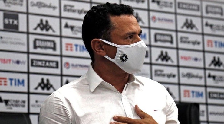 Túlio Lustosa está sendo muito cobrado pela torcida por indicar Alexandre Gallo ao Botafogo