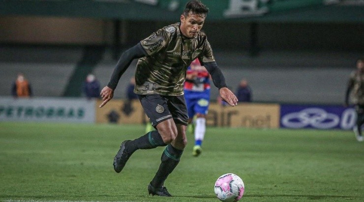 Robson: volta ao time (Foto: Coritiba/Divulgação)