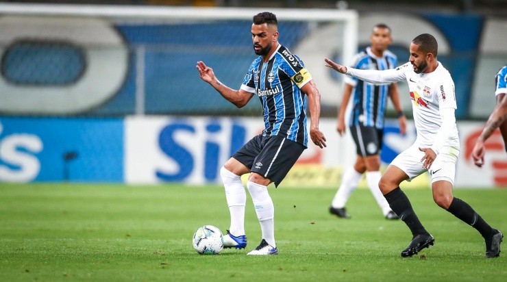 Maicon: segue com problemas físicos (Foto: Lucas Uebel/Grêmio/Divulgação)