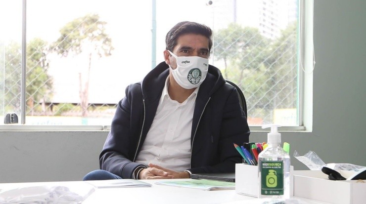 Abel Ferreira foi apresentado na tarde desta quarta-feira (3) pelo Palmeiras