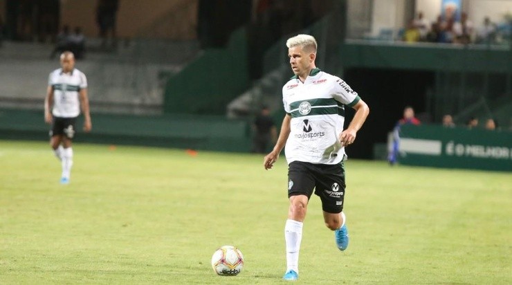Galdezani: desfalque (Foto: Divulgação/Coritiba) Galdezani: desfalque (Foto: Divulgação/Coritiba)
