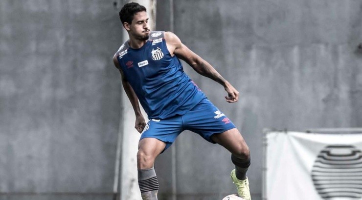 Zagueiro prefere se transferir para o Benfica - Foto: Ivan Storti/Santos FC.