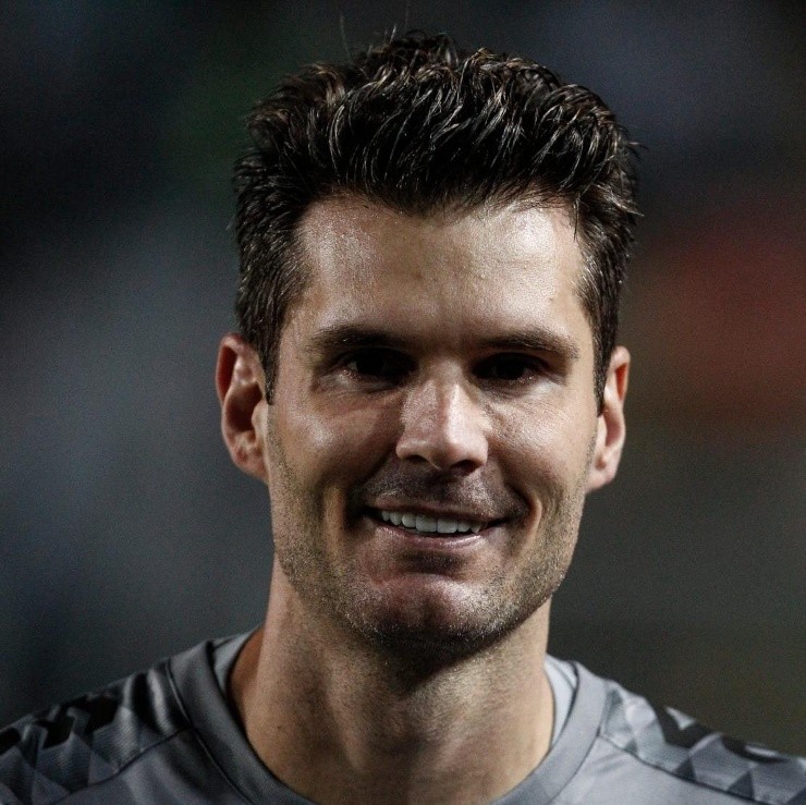 Júlio César: sem espaço (Foto: Lucas Uebel/Grêmio/Divulgação)