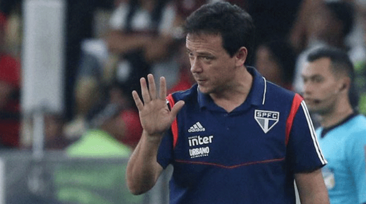 Diniz apostou em 5 jovens da base - Foto: Rubens Chiri/São Paulo FC.