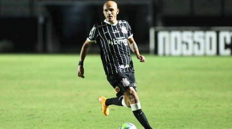 Fabio Santos vem jogando bem, mas é desfalque certo - Foto: Rodrigo Coca/Corinthians.