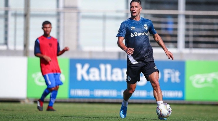 Thiago Neves foi exemplo de contrato firmado com erros. Diretoria não quer repetir o mesmo com Diego Souza (Foto Divulgação: Grêmio)