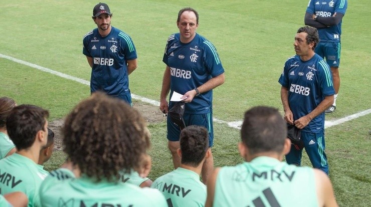 Ceni já comandou o treinamento - Foto: Alexandre Vidal/Flamengo.