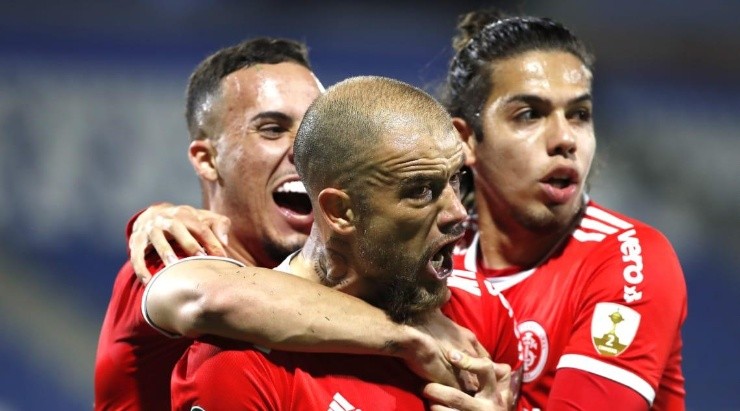 D’Alessandro e Nonato são opções para substituir Patrick – Foto: Getty Imagens