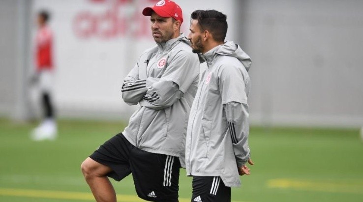 Coudet: pode pedir jogadores do Inter (Foto: Ricardo Duarte/Inter/Divulgação) Coudet: pode pedir jogadores do Inter (Foto: Ricardo Duarte/Inter/Divulgação)