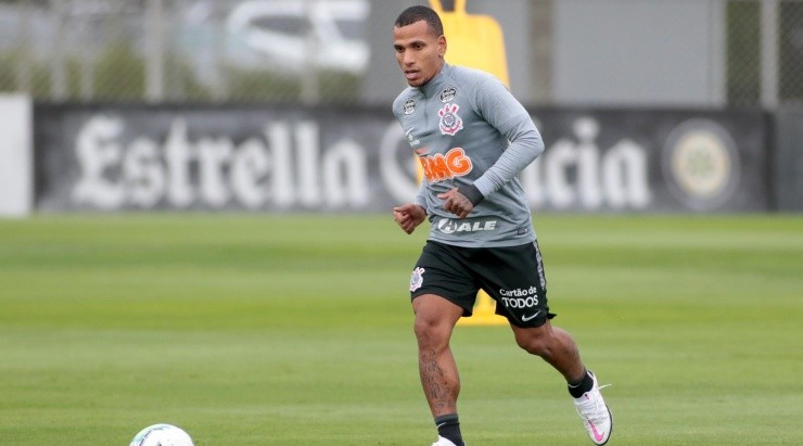 Patrocinadora estava nas placas de publicidade do CT - Foto: Rodrigo Coca/Corinthians.