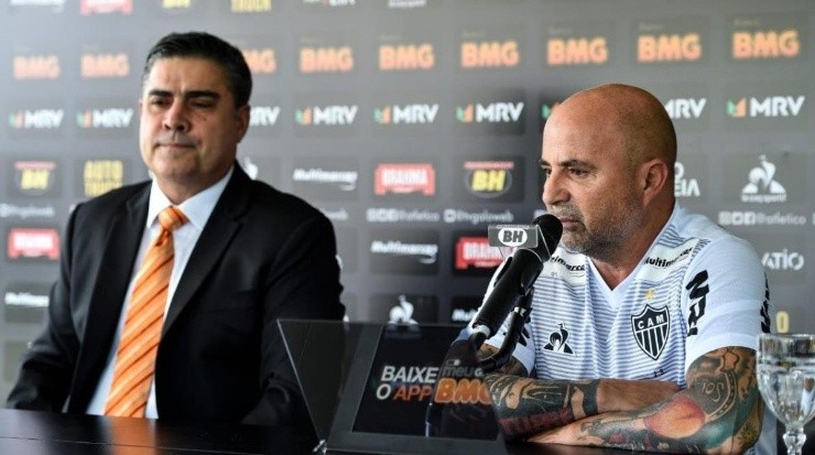 Presidente fez inúmeras contratações pedidas pelo argentino - Foto: Pedro Souza/Atlético.