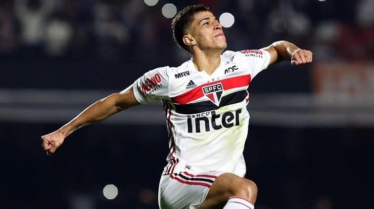 Vitor Bueno é uma das opções de Diniz - Foto: Rubens Chiri/São Paulo FC.