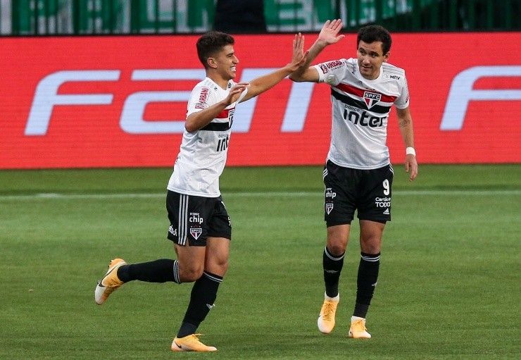 Vitor Bueno e Pablo comemorando gol pelo Tricolor paulista. (Foto: Getty Images)
