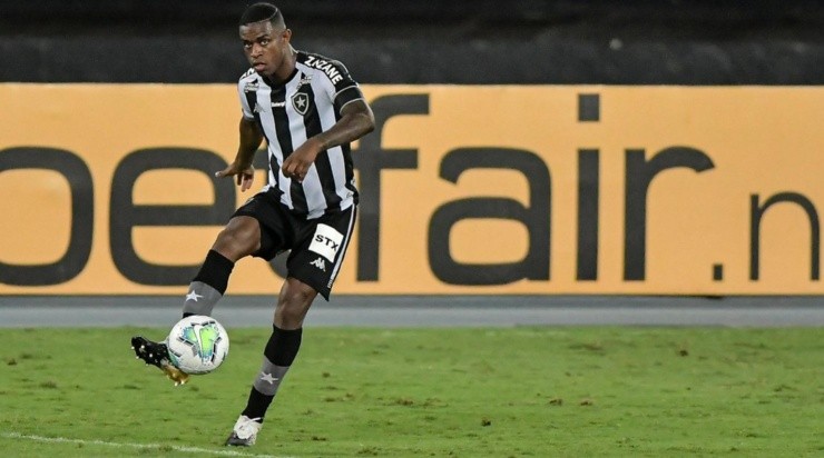 O zagueiro Marcelo Benevenuto foi autor do único gol do Botafogo na derrota contra o Atlético – Foto: Thiago Ribeiro – Botafogo