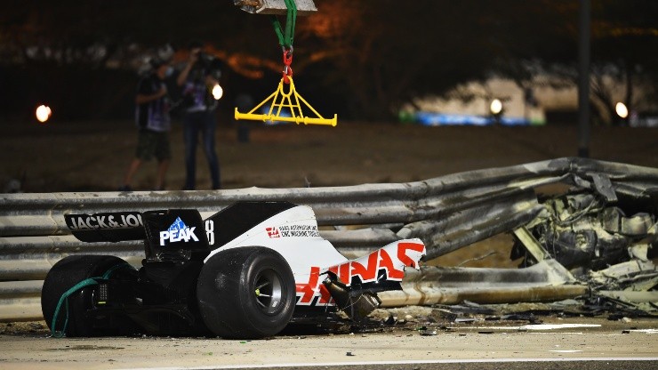 Carro da Haas partido ao meio. (Foto: Getty Images)