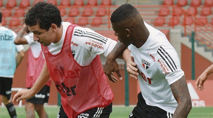 Arboleda: segue no time (Foto: Divulgação/Twitter Oficial do São Paulo)