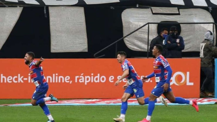 Fortaleza quer aproveitar o fator casa para se afastar do Z4. (Foto: Alexandre Schneider/ Getty Images)