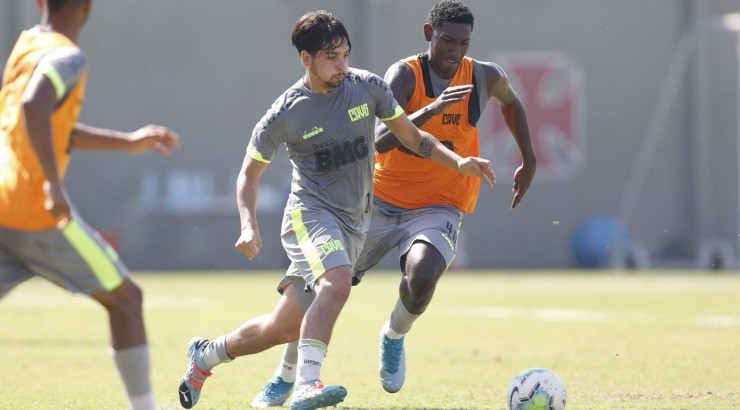 Times brasileiros estão interessados no meia - Foto: Rafael Ribeiro/Vasco.