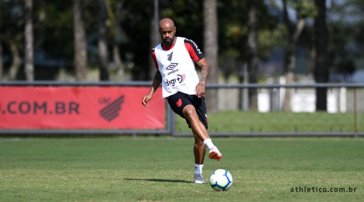 Expulsão de Thiago Heleno prejudicou a equipe - Foto: Divulgação/Athletico.