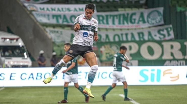 Giovanni Augusto: deve retornar (Foto: Divulgação/Coritiba)