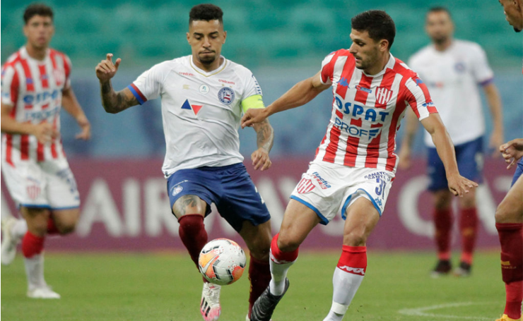 Bahia em campo contra o Unión Santa Fé. (Foto: Getty Images)
