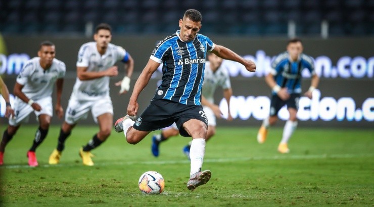 Diego Souza fez o gol do empate nos acréscimos - Foto: Lucas Uebel/Grêmio.