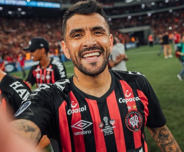 Lucho tem futuro indefinido no Athletico Paranaense. Foto: Divulgação