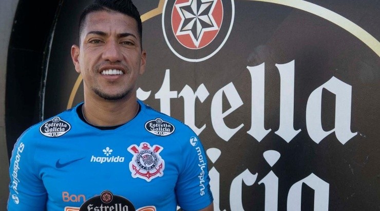 Marca de cerveja espanhola dará lugar para a Ambev - Foto: Divulgação/Facebook/Corinthians.