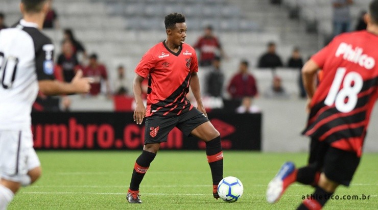 Wellington não vai mais atuar pelo CAP - Foto: Divulgação/Athletico.