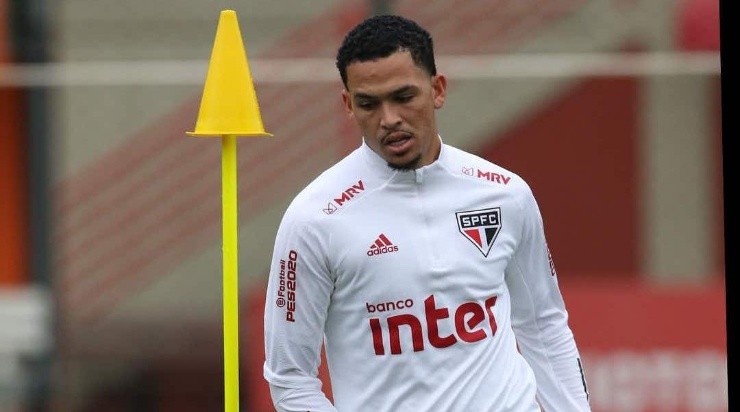 Banco Inter está em final de contrato, mas deve renovar - Foto: Rubens Chiri/SPFC.