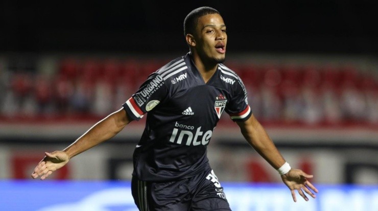 Brenner: renovação adiada (Foto: Rubens Chiri / saopaulofc.net / Divulgação)