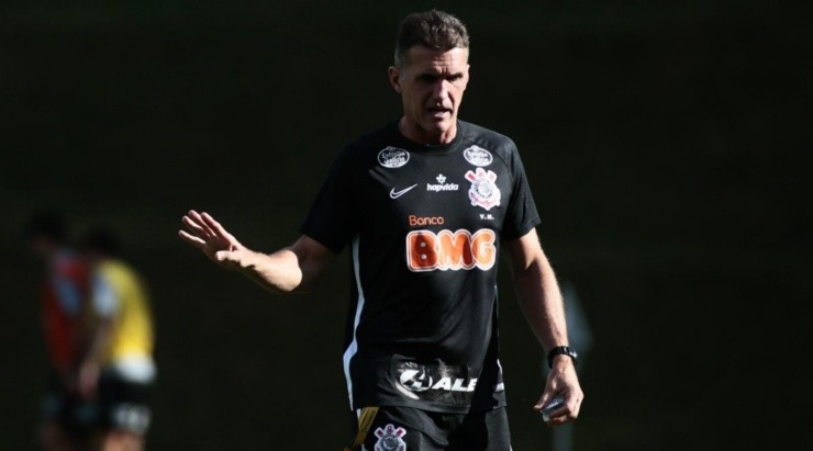 Mancini bancou o camisa 10 como titular e vem colhendo frutos - Foto: Rodrigo Coca/Ag. Corinthians.