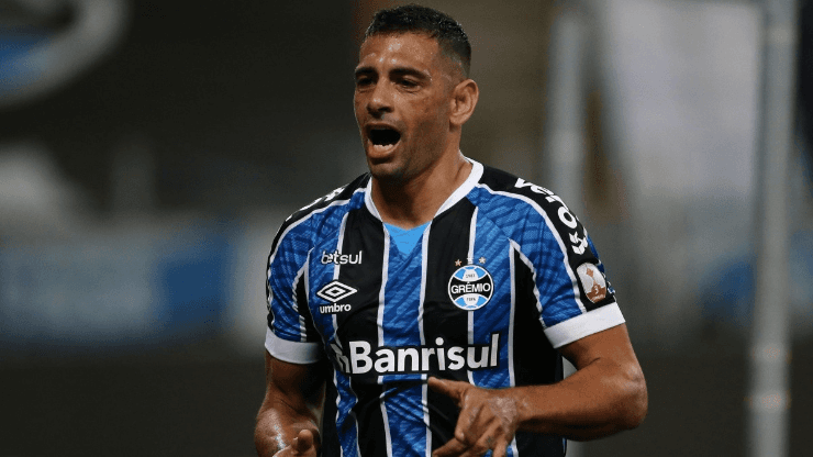 Diego Souza fez o gol gremista no jogo de ida. (Foto: Getty Images)