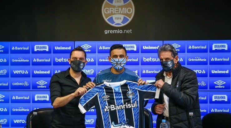 Robinho não deixará saudades no torcedor - Foto: Lucas Uebel/Grêmio.