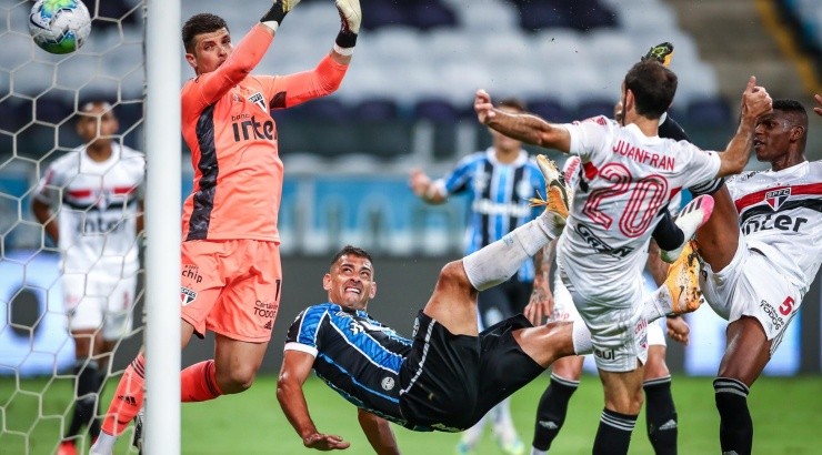 Gol de Diego Souza dá vantagem ao Imortal - Foto: Lucas Uebel/Grêmio.
