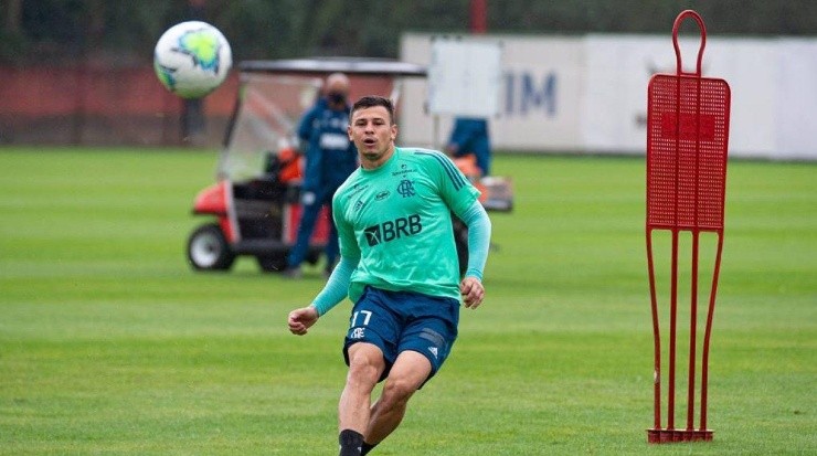 Hugo Moura é outro que pode pintar no time com Ceni - Foto: Alexandre Vidal/CRF.