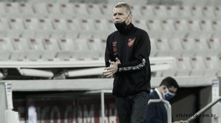 Autuori vai buscar novos nomes no mercado para ser treinadores do CAP em 2021 - Foto: Divulgação/CAP.