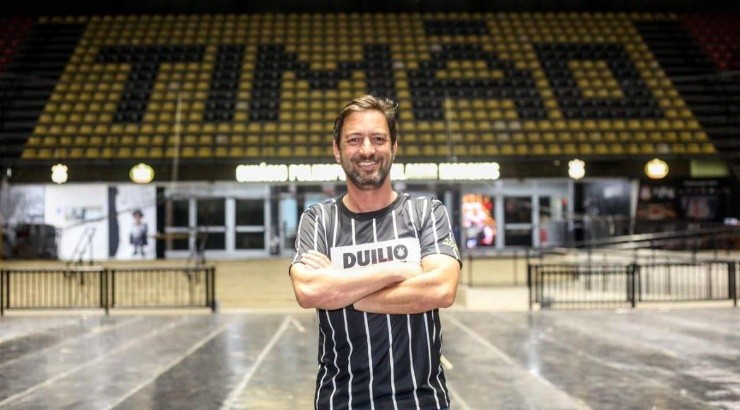 Duílio explicou a situação do jovem - Foto: Rodrigo Coca/Corinthians.