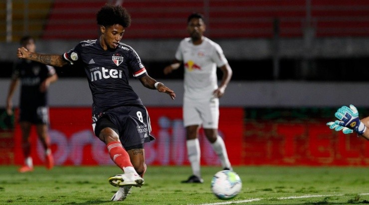 Meia foi 'xingado' pelo técnico durante a partida - Foto: Rubens Chiri/SPFC.