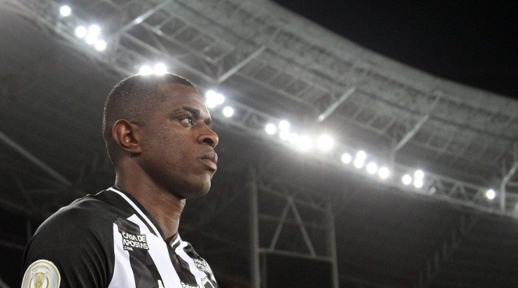 Marcelo Benevenuto descumpriu o protcolo da covid-19 do Botafogo e irritou os torcedores. Foto: Vitor Silva/ Botafogo