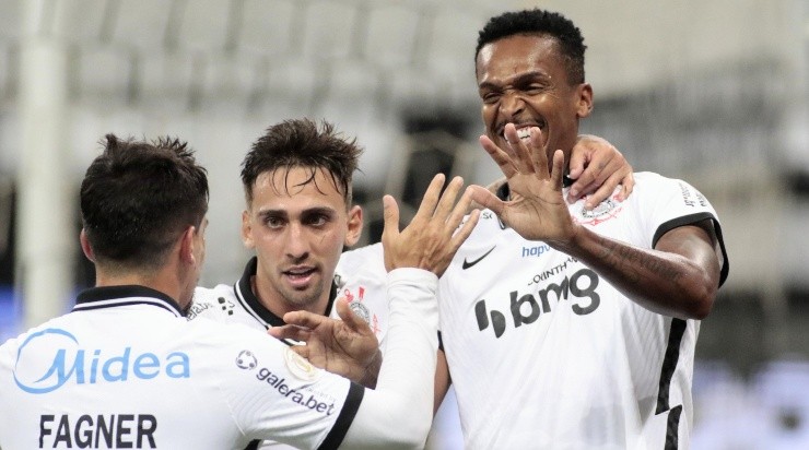 Jô: marcou o primeiro gol (Foto: Rodrigo Coca/Ag. Corinthians/Divulgação)