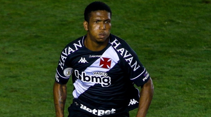 Má atuação diante do Coritiba pode tirar Juninho do time titular contra o Bragantino (Foto: Getty Images)