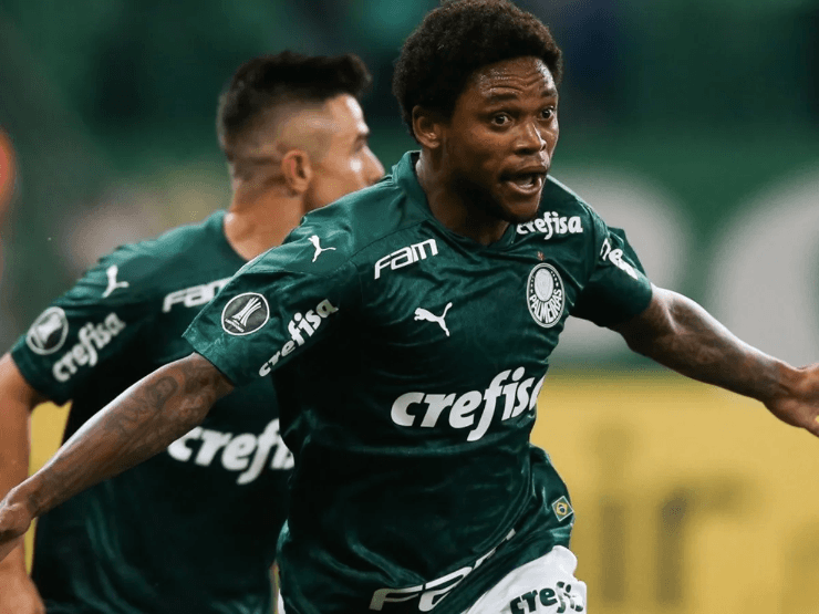 Luiz Adriano festeja gol. (Foto: Getty Images)