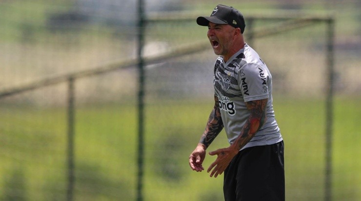 Sampaoli não gostou da manifestação da torcida - Foto: Pedro Souza/CAM.