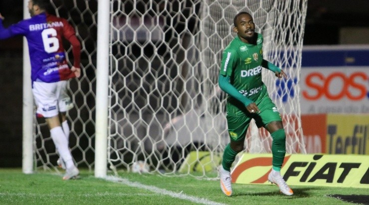 Yago: acesso com o Cuiabá (Foto: AssCom Dourado/Cuiabá/Divulgação)