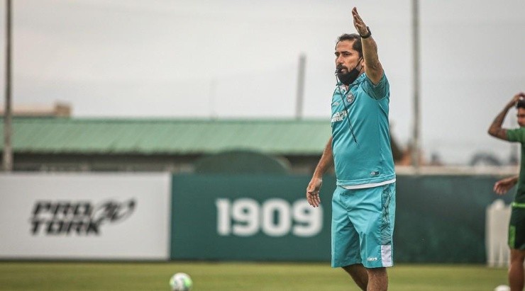 Morínigo quer a permanência de Hugo Moura no Coritiba. Foto: Divulgação/Coritiba